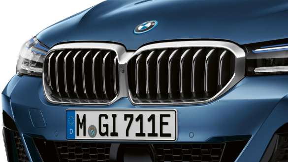 Parrilla de riñón del Serie 5 Sedan G30 Parrilla de riñón del Serie 5 Sedan G30 Facelift 2020 Phytonic Blue primer plano delantero