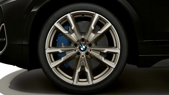 Frenos M Sport BMW X2 M35i (F39) Black Sapphire metalizado, primer plano de llanta