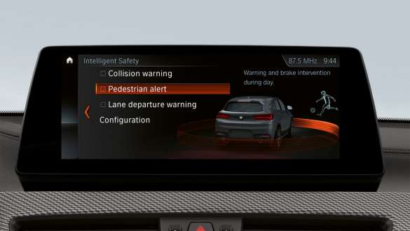 Driving Assistant Plus BMW X2 M35i (F39) interior, tablero de instrumentos