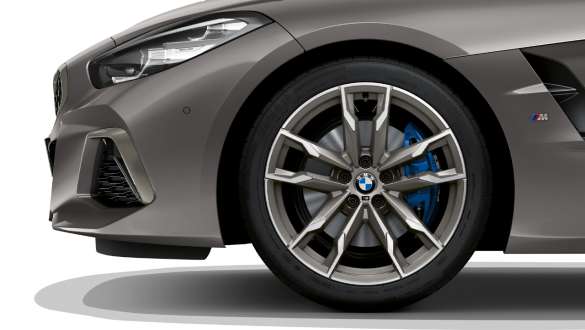 Frenos deportivos M BMW Z4 M40i G29 Frenos deportivos M BMW Z4 M40i G29 2019 BMW Individual Frozen Grey metalizado, Vista lateral, llanta
