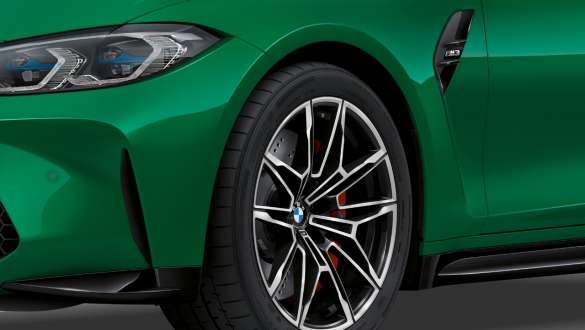 Pasos de rueda delanteros BMW M3 Sedán G80 2020 BMW M3 Sedán G80 2020 Isle of Man Grün Pasos de rueda delanteros Primer plano