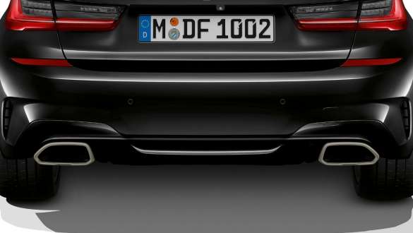 Exclusivas molduras de los tubos de escape BMW M340i xDrive Sedán G20 2020 BMW M340i xDrive Sedán G20 2020 Black Sapphire metalizado Exclusivas molduras de los tubos de escape Primer plano