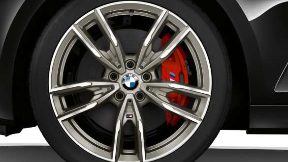 BMW M340i xDrive Sedán G20 2020 Frenos deportivos M Primer plano de rueda Frenos deportivos M BMW M340i xDrive Sedán G20 2020