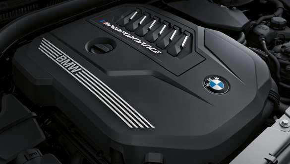 Motor de gasolina BMW M TwinPower Turbo BMW M440i xDrive Cabrio G23 2020 Motor de gasolina de 6 cilindros en línea BMW M TwinPower Turbo BMW M440i xDrive Cabrio G23 2020 Primer plano, cubierta del motor