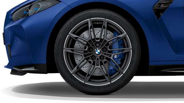 Llantas forjadas M de 19/20 pulgadas 825 M BMW M4 Competition Cabrio con sistema M xDrive G83 2021 BMW M4 Competition Cabrio con sistema M xDrive G83 2021 BMW Individual Frozen Portimao Blau metalizado, llantas forjadas M de 19/20 pulgadas 825 M, primer plano