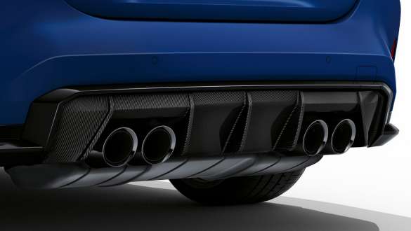 Sistema de escape deportivo M BMW M4 Competition Cabrio con sistema M xDrive G83 2021 BMW M4 Competition Cabrio con sistema M xDrive G83 2021 BMW Individual Frozen Portimao Blau metalizado, sistema de escape deportivo M, primer plano, difusor trasero