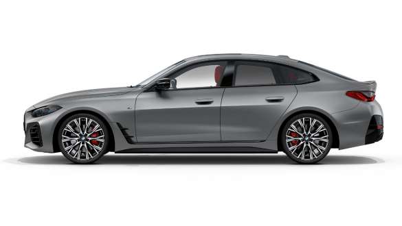 Paquete aerodinámico M BMW M440i xDrive Gran Coupé G26 2021 Paquete aerodinámico M BMW M440i xDrive Gran Coupé G26 2021 BMW Individual Frozen Pure Grey metalizado Vista del frontal