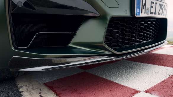 Divisor delantero M de carbono BMW M5 CS F90 2021 Divisor delantero M de carbono BMW M5 CS F90 2021 Frozen Deep Green metalizado, primer plano