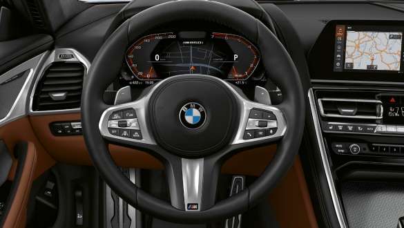 Volante de cuero M. Cabina del BMW M850i xDrive Coupé con volante de cuero M.