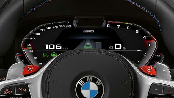 Tablero de instrumentos específico de M. Tablero de instrumentos especfíco M del BMW M8 Competition Coupé.