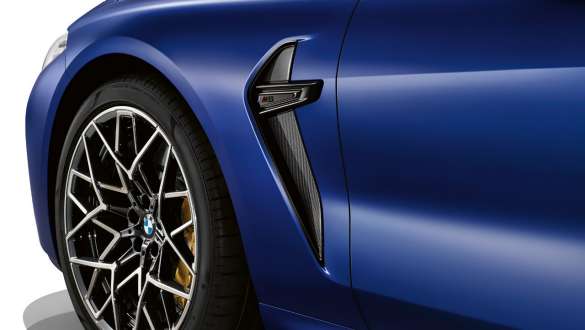 Branquias laterales específicas M en Carbon. BMW M8 Competition Coupé con branquias laterales M en Carbon.