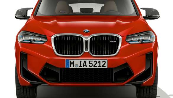 Diseño del frontal BMW X4 M F98 LCI Renovación 2021 BMW X4 M F98 LCI Renovación 2021 Toronto Rot metalizado Diseño del frontal Vista del frontal