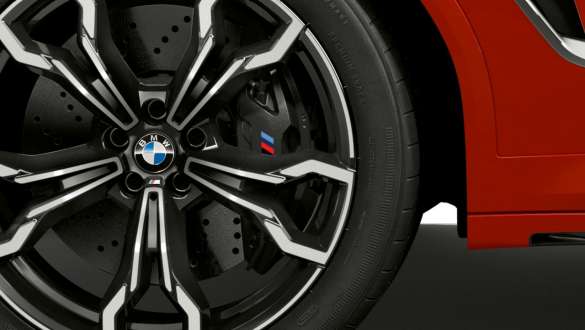 Frenos M Compound en negro BMW X4 M Competition F98 LCI Renovación 2021 BMW X4 M Competition F98 LCI Renovación 2021 Frenos M Compound en negro Primer plano