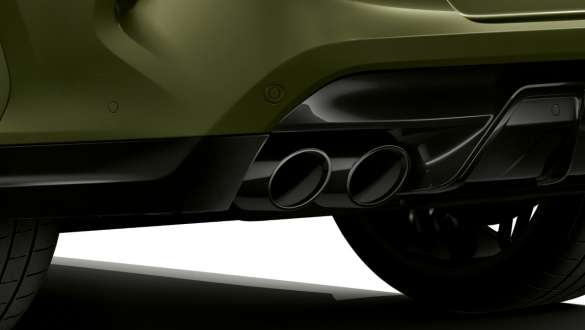 Tubos de escape del BMW X6 M Competition Tubos de escape en Negro Cromado del BMW X6 M Competition, Pintura Especial de BMW Individual Urban Green, exterior del SUV