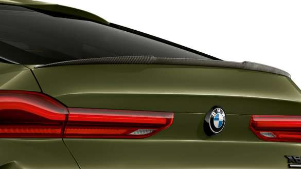 Spoiler trasero de carbono M del BMW X6 M Competition Spoiler trasero de carbono M del BMW X6 M Competition 2020, Pintura Especial de BMW Individual Urban Green, exterior del SUV