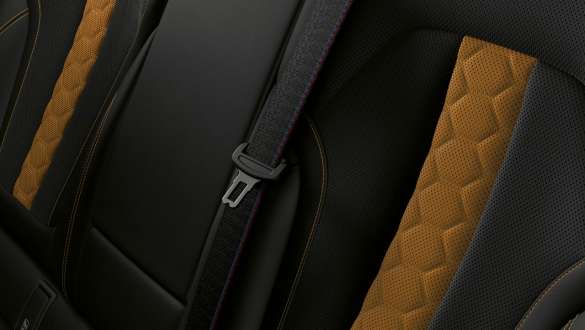 Cinturones de seguridad en el BMW X6 M Competition Cinturones de seguridad M, interior del BMW X6 M Competition 2020